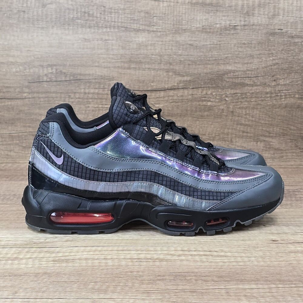Nike Air Max 95 LV8 Ember Glow Men's Size 11 Black Dark Gray Sneakers AO2450-001